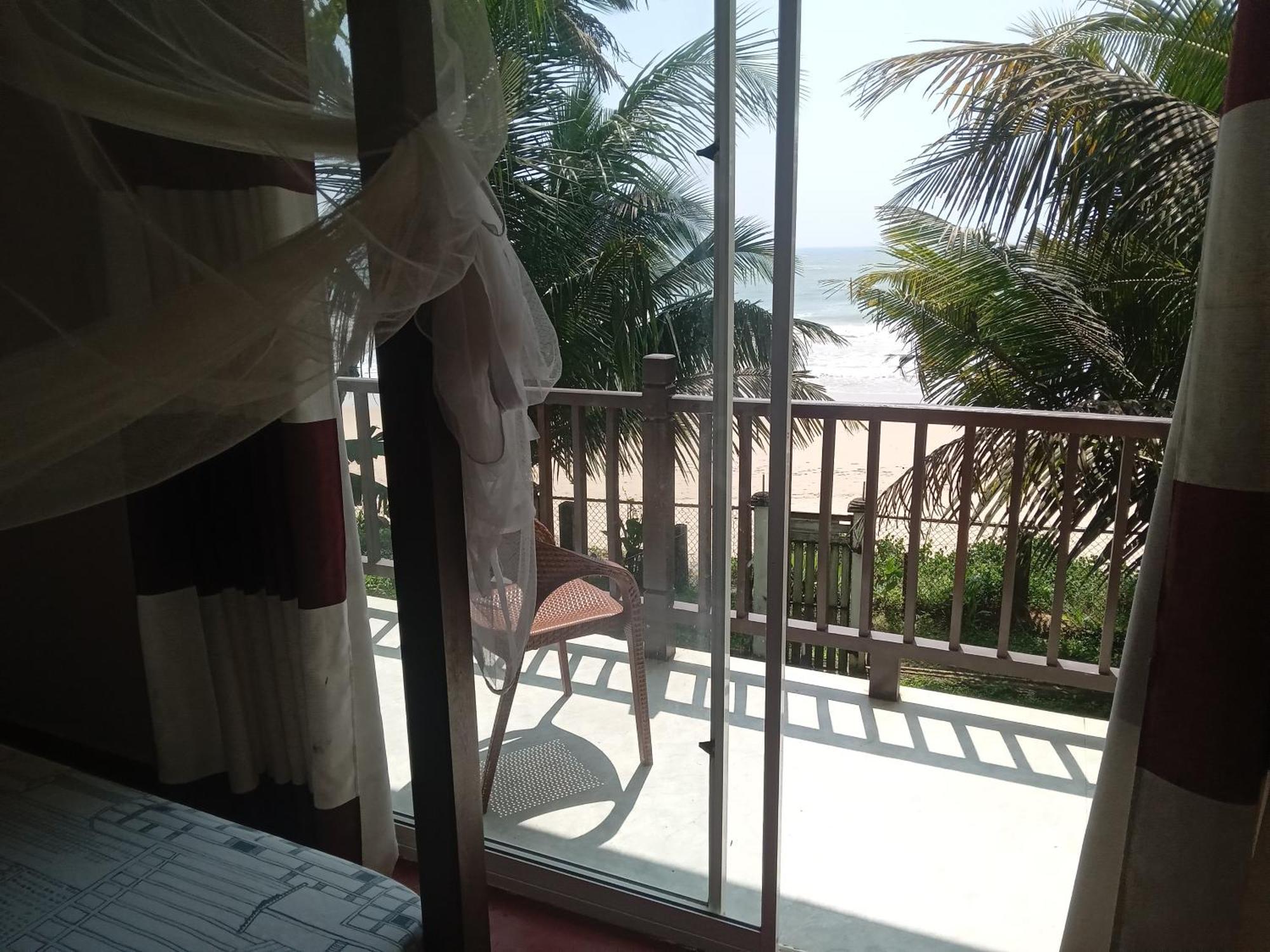 Himana Beach Rest Матара Екстериор снимка