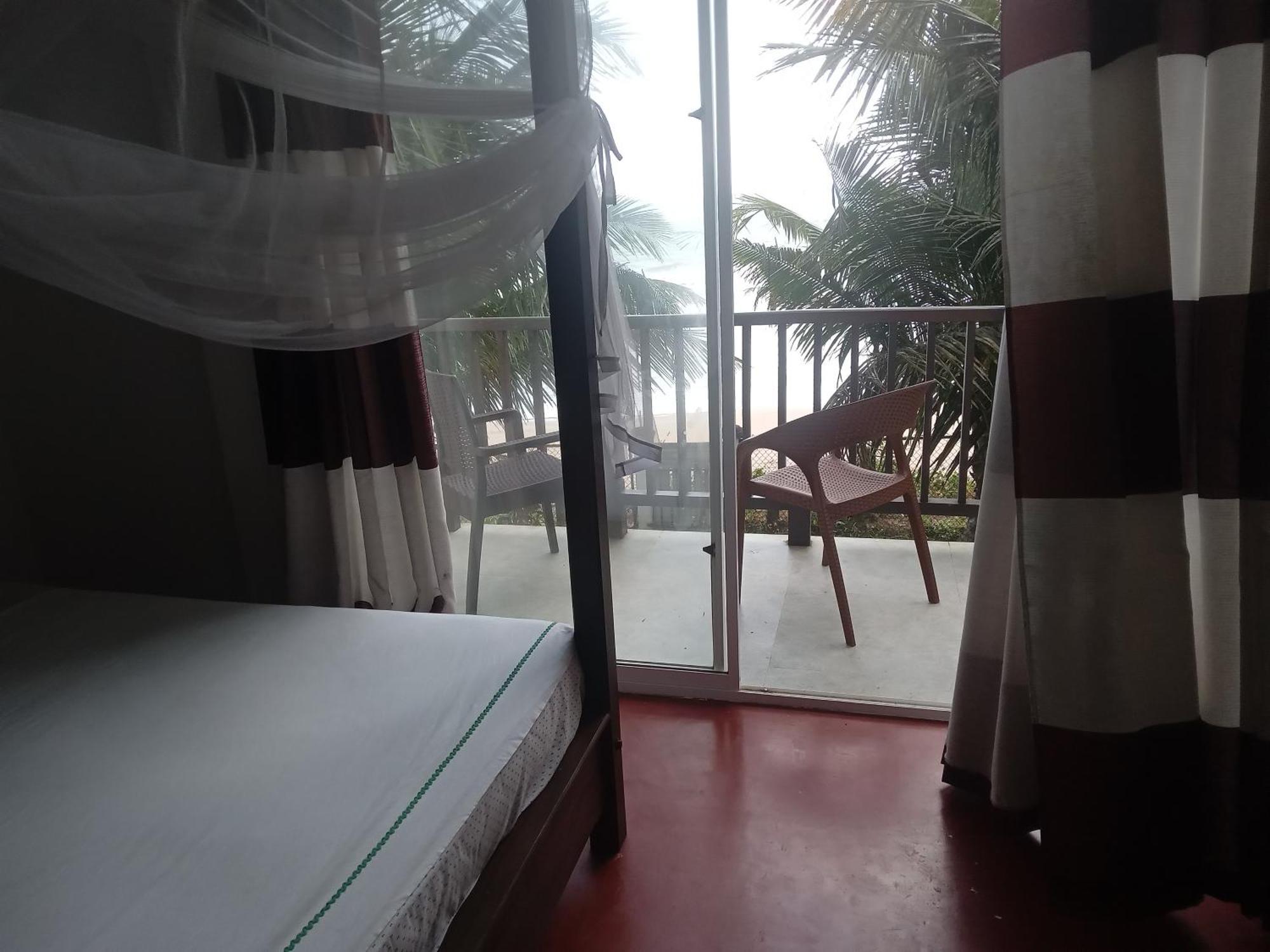 Himana Beach Rest Матара Екстериор снимка