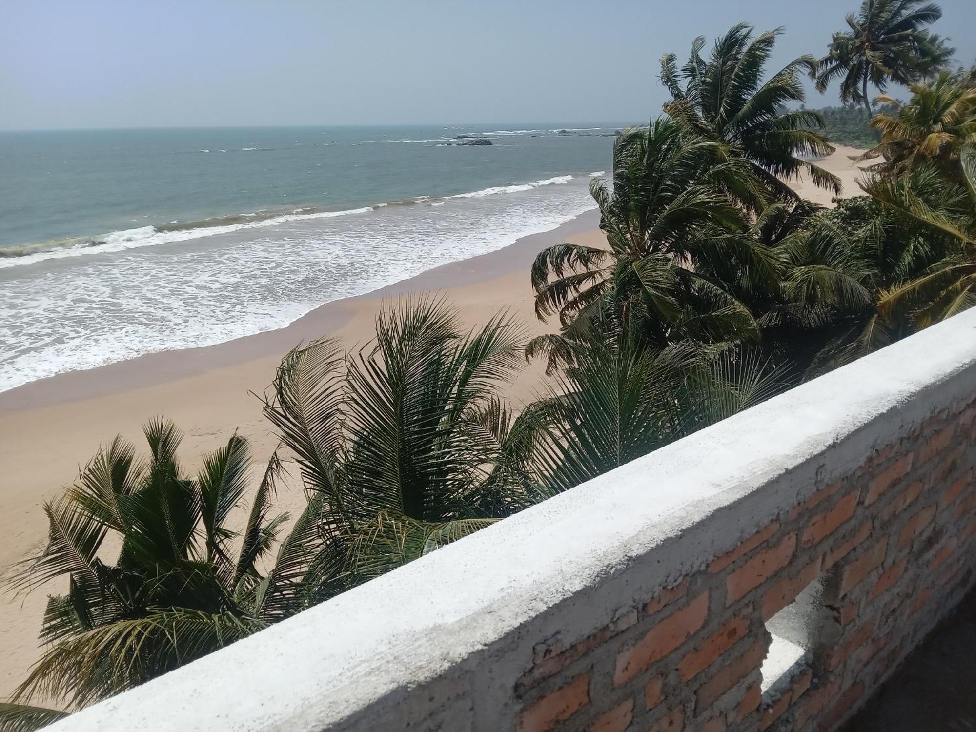Himana Beach Rest Матара Екстериор снимка